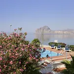 Aparthotel Tamarea 3*